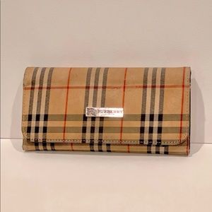 SALE! BURBERRY VINTAGE CHECK WALLET